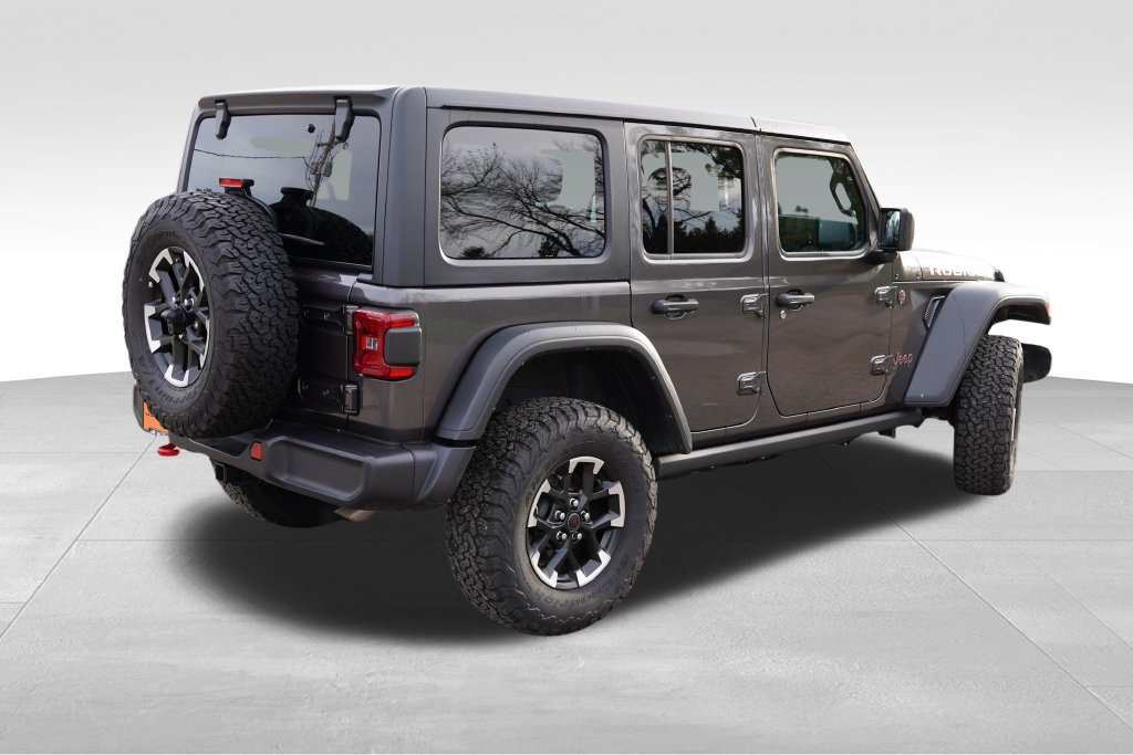 Used 2025 Jeep Wrangler Unlimited Rubicon w/ Convenience Group AWD/4WD image 5