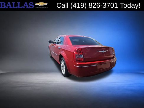 Used 2010 Chrysler 300 Touring Plus RWD image 7