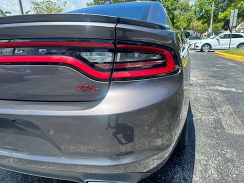 Used 2015 Dodge Charger R/T RWD image 10