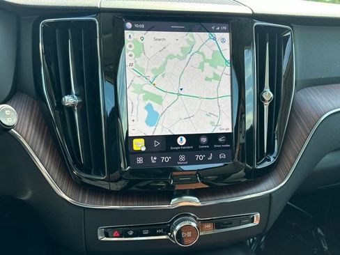 Certified 2024 Volvo XC60 B5 Plus w/ Climate Package AWD/4WD image 23