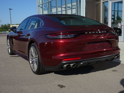 Used 2021 Porsche Panamera 4S AWD/4WD image 3