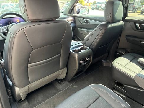 Certified 2026 Buick Enclave Sport Touring FWD image 33