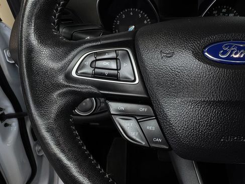 Used 2018 Ford Escape SE w/ SE Sport Appearance Package AWD/4WD image 16