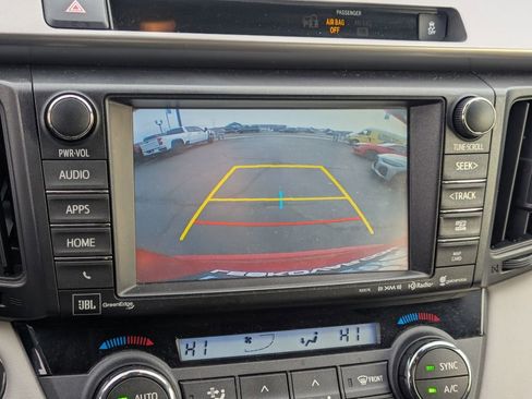 Used 2016 Toyota RAV4 Limited image 23