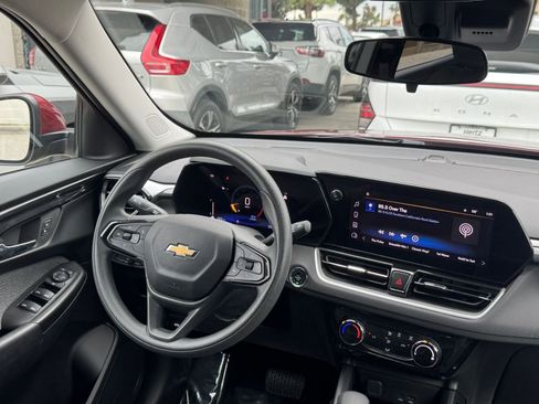 Used 2025 Chevrolet TrailBlazer LT image 32