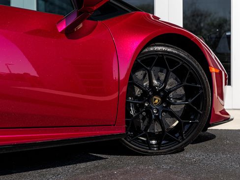 Used 2022 Lamborghini Huracan EVO image 19