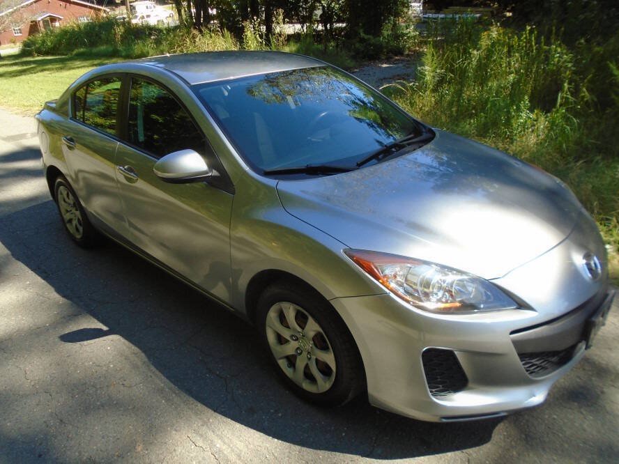 Used 2013 MAZDA MAZDA3 i SV FWD image 3