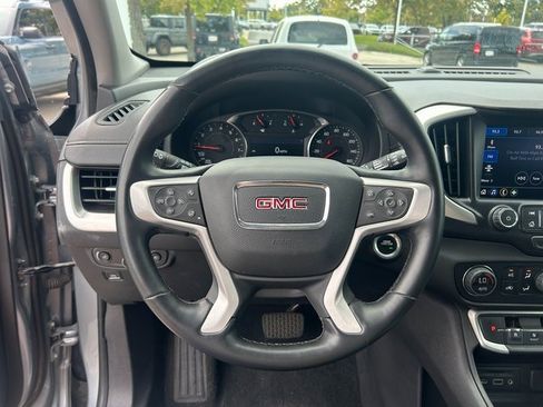 Used 2024 GMC Terrain SLT image 21