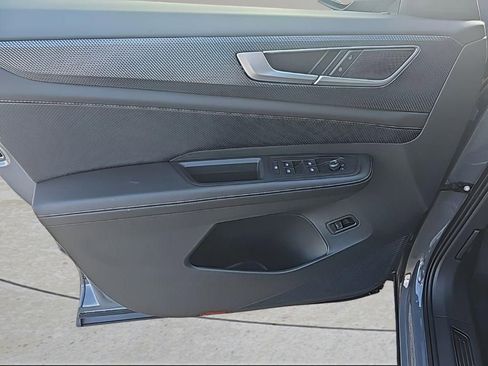 New 2025 Volkswagen Atlas Cross Sport SEL image 28