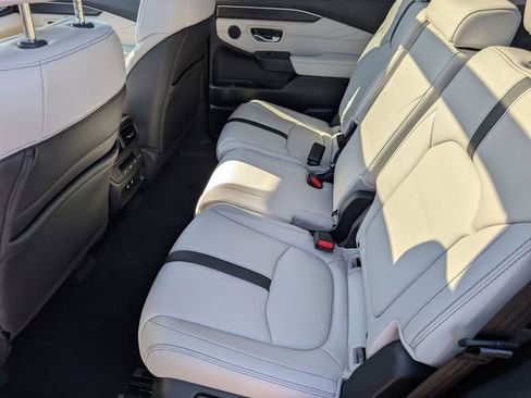 New 2026 Honda Pilot Touring image 23