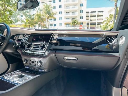 Used 2018 Rolls-Royce Dawn image 83