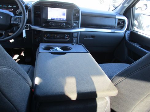 Used 2022 Ford F150 XLT image 36