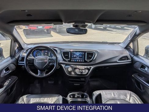 Used 2019 Chrysler Pacifica Touring-L w/ Advanced Safetytec Group FWD image 21