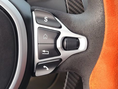Used 2023 Aston Martin V8 Vantage Coupe RWD image 23