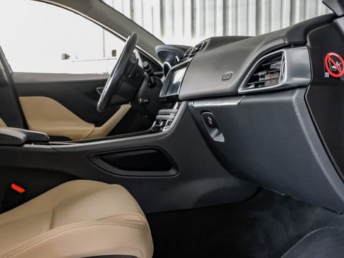 Used 2019 Jaguar F-PACE Premium AWD/4WD image 32