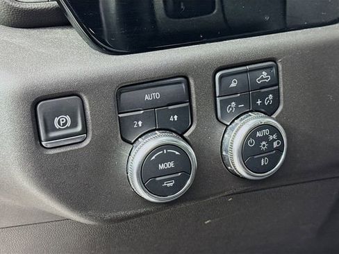 Used 2025 GMC Sierra 1500 SLT image 10