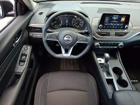 Certified 2025 Nissan Altima 2.5 SV FWD image 13