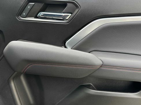 Used 2023 Chevrolet Colorado Z71 w/ Z71 Convenience Package 2 image 18