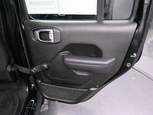 Used 2023 Jeep Gladiator Sport AWD/4WD image 27