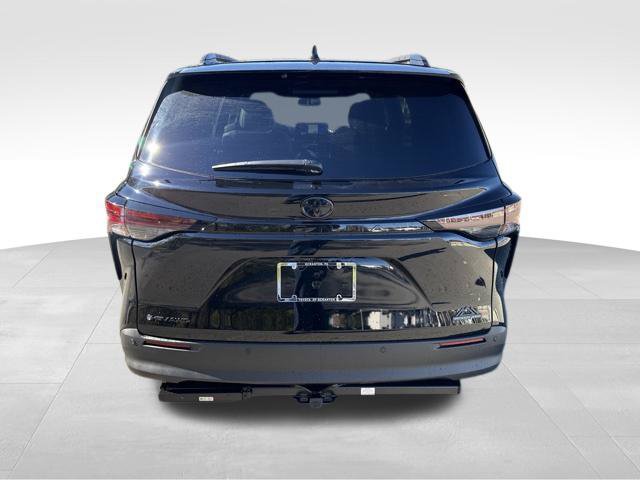 New 2026 Toyota Sienna XLE Woodland Edition AWD/4WD image 4