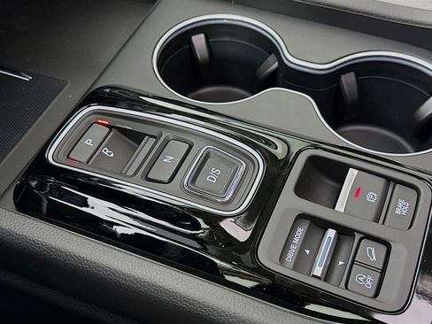 Used 2025 Honda Pilot Elite image 19