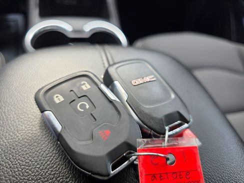 Used 2022 GMC Terrain SLE w/ Driver Convenience Package image 26