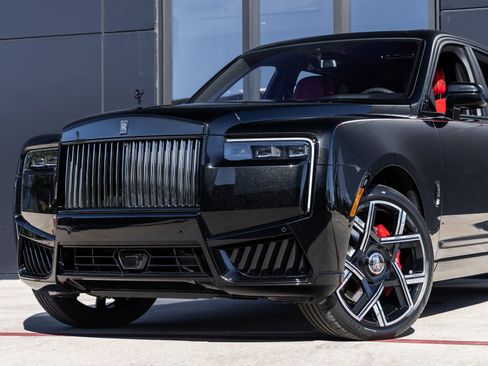 New 2026 Rolls-Royce Cullinan Black Badge image 6
