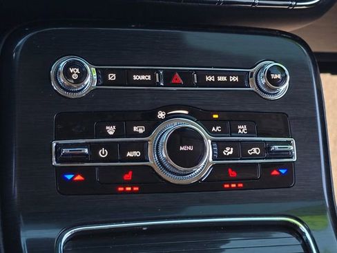 Used 2021 Lincoln Nautilus FWD image 20