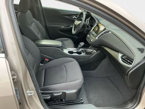 Used 2023 Chevrolet Malibu LT FWD image 17