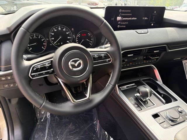 Used 2026 MAZDA CX-90 3.3 Turbo w/ Preferred Package AWD/4WD image 16