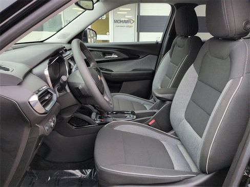 Used 2023 Chevrolet TrailBlazer LT w/ Convenience Package image 19
