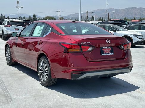 New 2026 Nissan Altima 2.5 SV FWD image 4