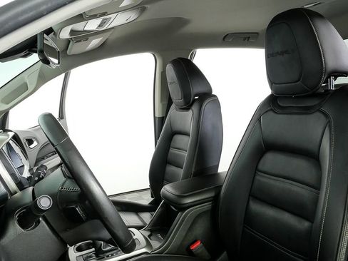 Used 2018 GMC Canyon Denali image 5