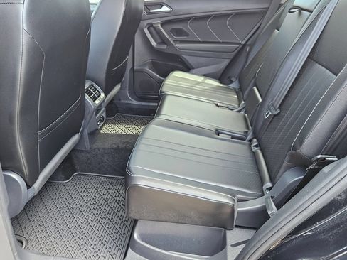Used 2024 Volkswagen Tiguan SE w/ Panoramic Sunroof Package AWD/4WD image 24
