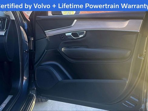 Used 2025 Volvo XC90 B6 Plus image 25