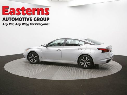 Used 2022 Nissan Altima 2.5 SV image 61