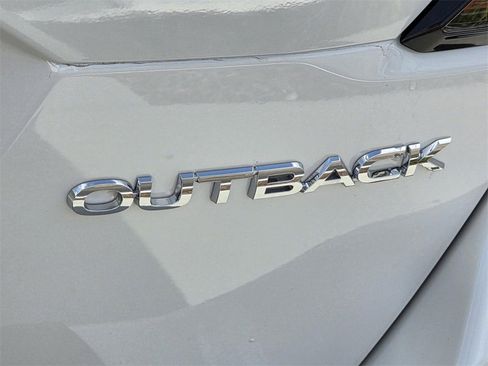 Used 2023 Subaru Outback Limited image 35