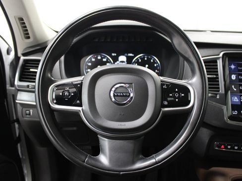 Used 2020 Volvo XC90 T6 Momentum AWD/4WD image 8