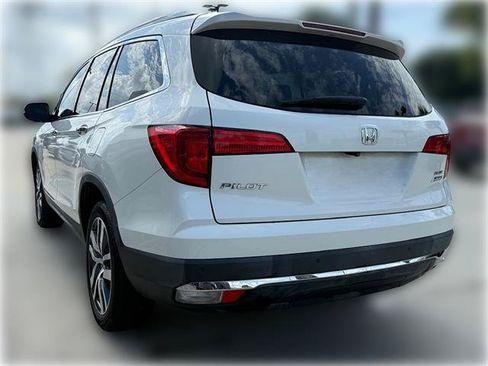 Used 2018 Honda Pilot Elite image 3