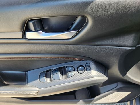 Used 2019 Nissan Altima 2.5 SR w/ SR Premium Package FWD image 17