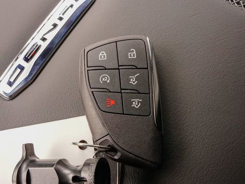 New 2026 GMC Yukon XL Denali w/ Sun & Power Step Package AWD/4WD image 24