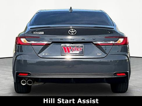 Used 2025 Toyota Camry SE image 5