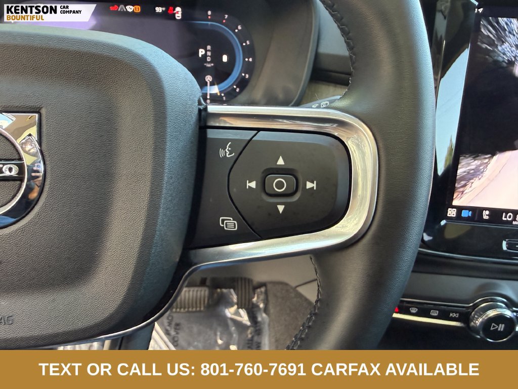 Used 2025 Volvo XC40 B5 Plus AWD/4WD image 16