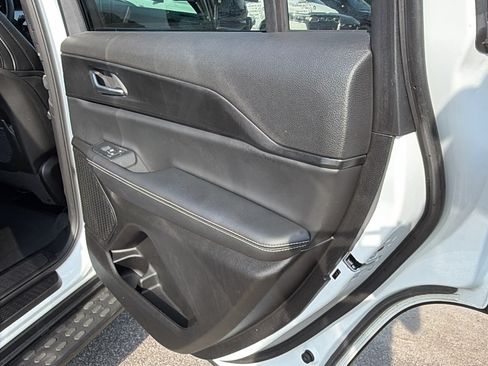Used 2025 Jeep Grand Cherokee L Altitude AWD/4WD image 21