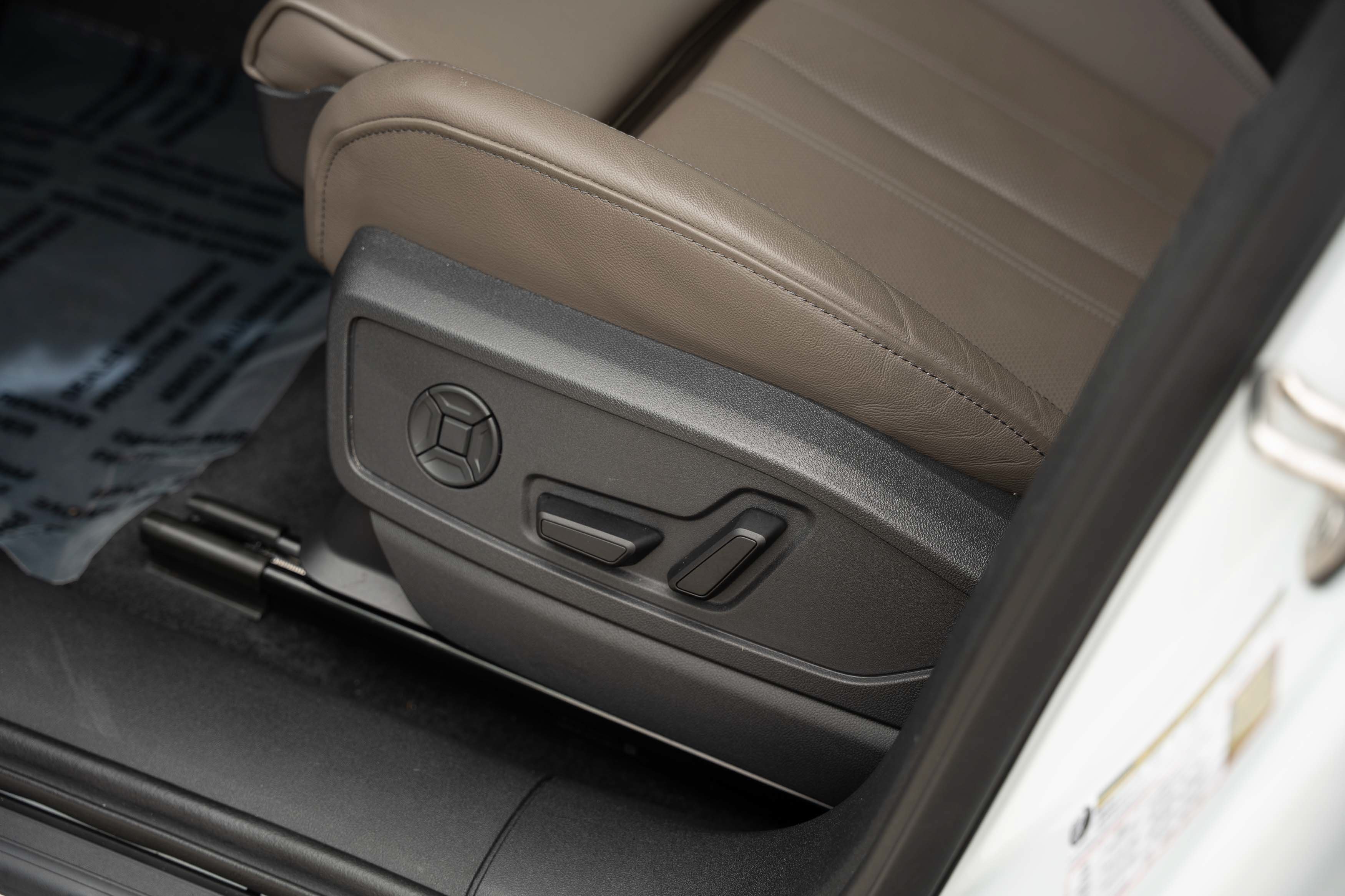 Certified 2025 Audi Q5 Premium Plus AWD/4WD image 18
