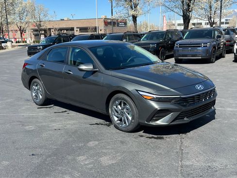 New 2026 Hyundai Elantra Blue image 5