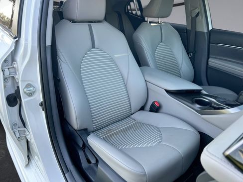 Used 2024 Toyota Camry SE w/ Convenience Package FWD image 31