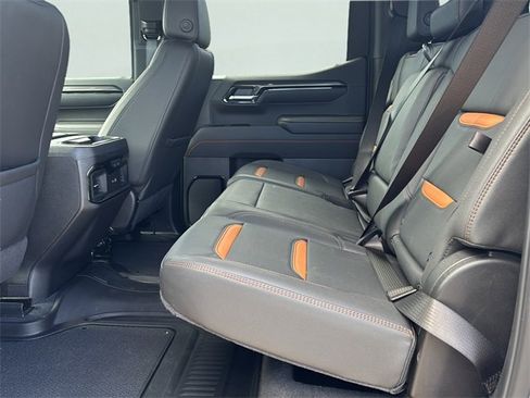 Used 2025 GMC Sierra 1500 AT4 w/ AT4 Premium Package image 15