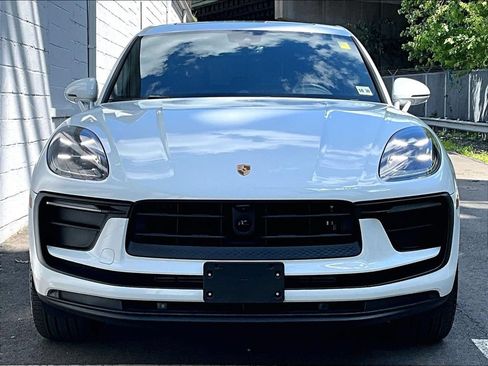 Certified 2026 Porsche Macan AWD/4WD image 8