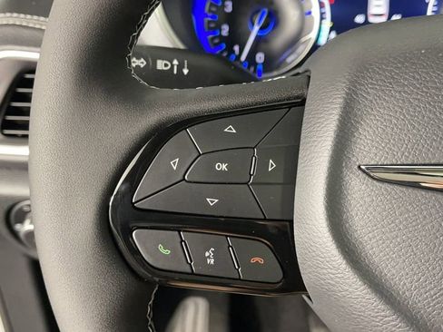 New 2025 Chrysler Pacifica Limited image 27